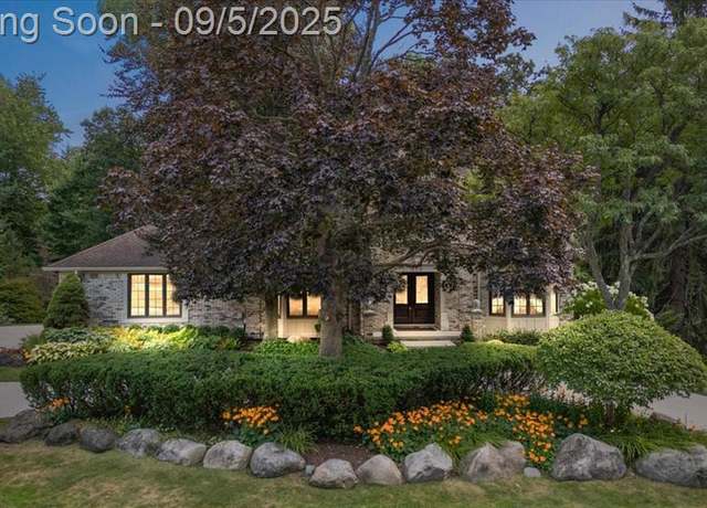 Property at 510 Hunters Xing, Bloomfield Hills, MI 48304 2306, 6 beds, 3.5 baths