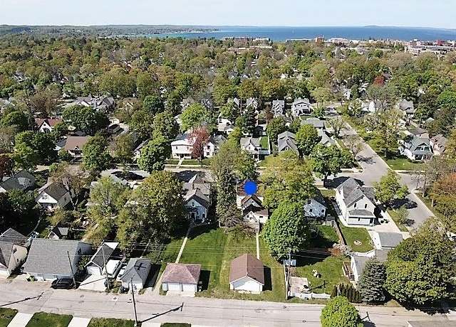 Property at 311 W 12th St, Traverse City, MI 49684, 4 beds, 1 bath