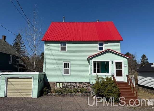 Property at 57423 Tenth St, Calumet, MI 49913, 5 beds, 2.5 baths
