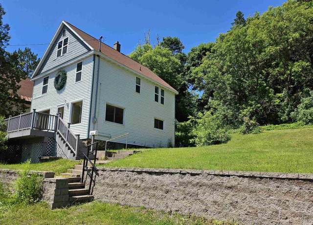 Property at 19554 Sampson St, Hancock, MI 49930, 3 beds, 1.5 baths