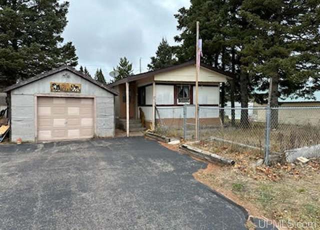 Property at 70 E Blueberry St, Gwinn, MI 49841, 2 beds, 1 bath