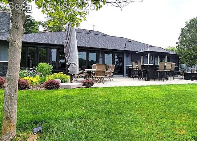 Property at 360 Gan Eden Dr, Lake Orion, MI 48362 1630, 3 beds, 2.5 baths
