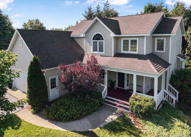 Property at 4004 Stone Ridge Dr, Traverse City, MI 49684, 5 beds, 3.5 baths