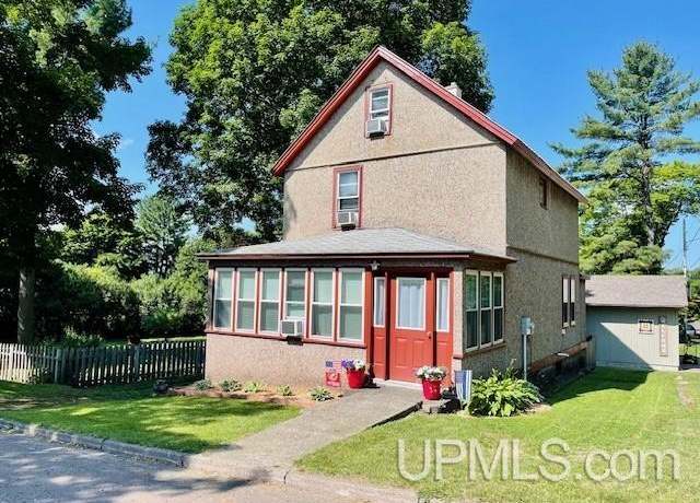 Property at 1114 Ethel Ave, Hancock, MI 49930, 3 beds, 1.5 baths