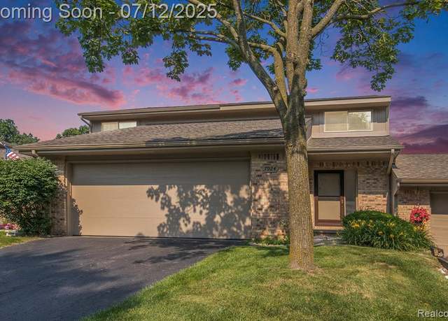 Property at 7924 Meadow Dr, Waterford, MI 48329 4619, 3 beds, 2.5 baths