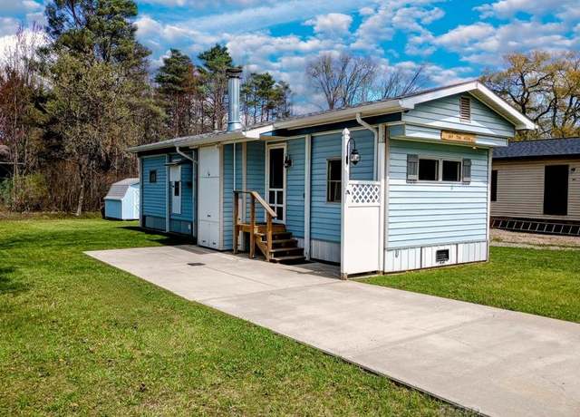 Property at 4110 Clendening Rd, Gladwin, MI 48624, 2 beds, 1 bath