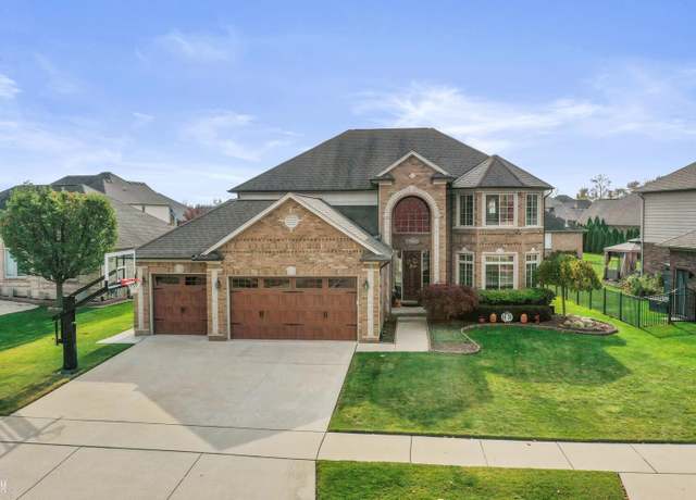 Property at 16258 Bishopsgate Dr, Macomb Twp, MI 48044, 4 beds, 2.5 baths