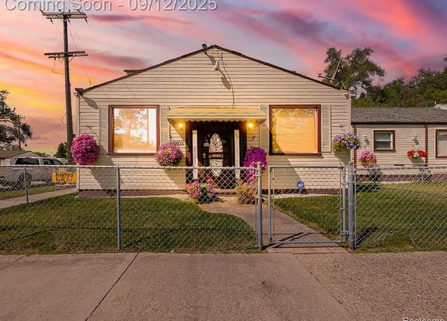 Property at 19303 Fenmore St, Detroit, MI 48235 2252, 3 beds, 2.5 baths