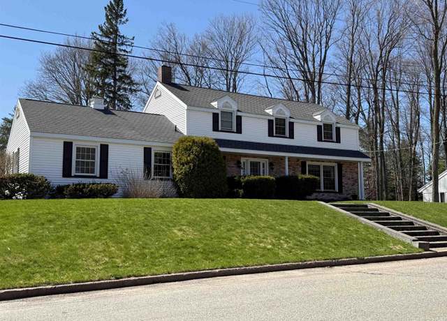 Property at 1 Grove Hill Court St, Marquette, MI 49855, 4 beds, 2.5 baths