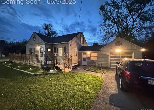 Property at 3018 W DARTMOUTH St, Flint, MI 48504 7157, 3 beds, 1.5 baths