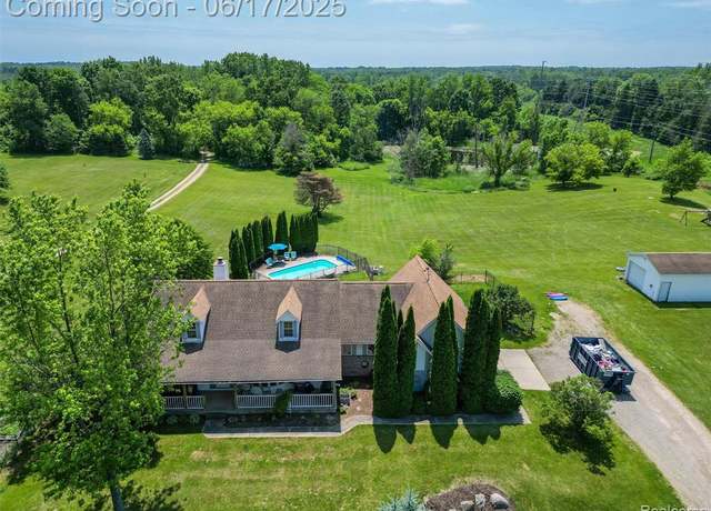 Property at 2520 Chilson Meadows Ln, Howell, MI 48843 9483, 4 beds, 3 baths