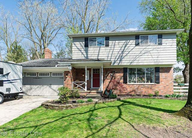 Property at 53416 Bellamine Dr, Shelby Twp, MI 48316 2104, 4 beds, 2.5 baths