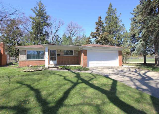 Property at 27429 Virginia Dr, Warren, MI 48092, 3 beds, 2 baths