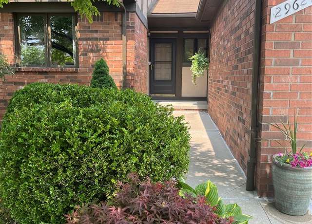 Property at 29624 Red Oak Dr, Warren, MI 48092 4655, 2 beds, 2 baths