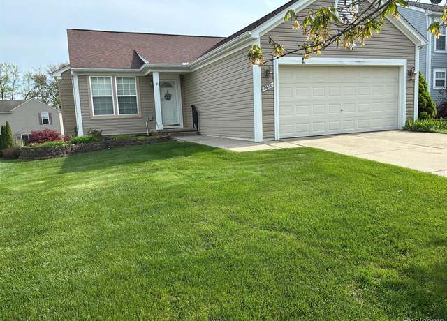 Property at 1672 VALDOSTA Cir, Pontiac, MI 48340 1081, 3 beds, 3 baths