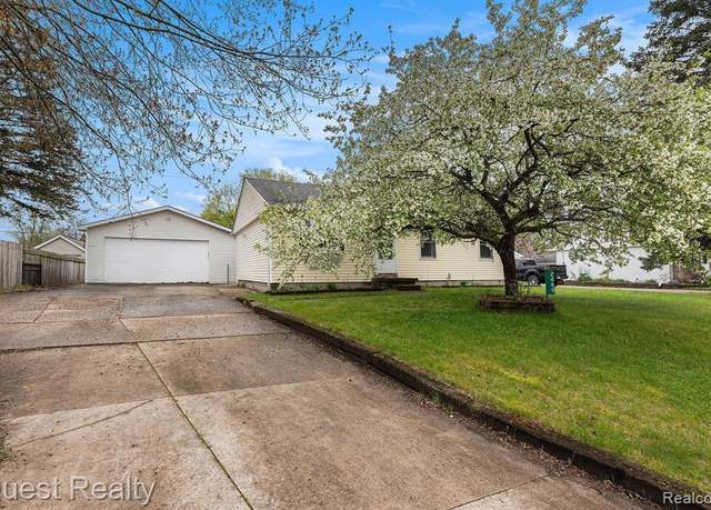 Property at 2489 PETERS St, Lake Orion, MI 48359 1147, 3 beds, 1 bath