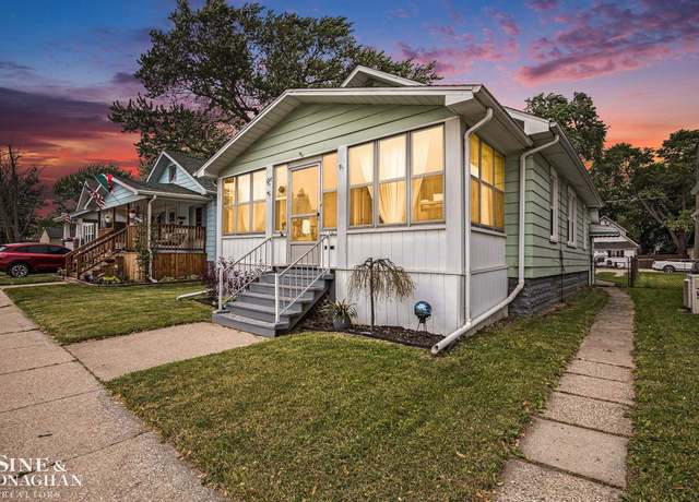 Property at 1317 Oak St, Port Huron, MI 48060, 2 beds, 1 bath