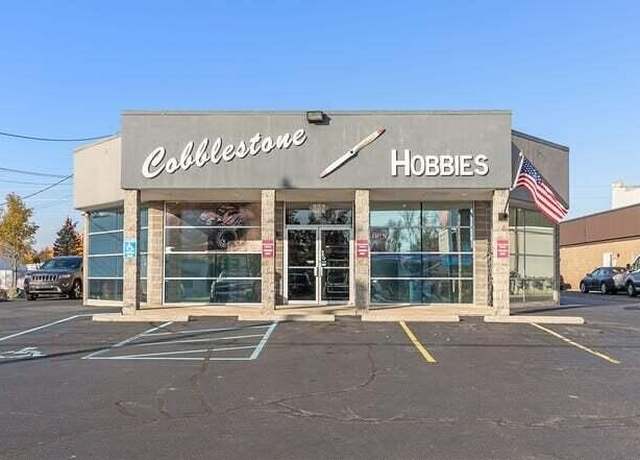 Property at 367 E Lakewood Blvd, Holland, MI 49424-2002