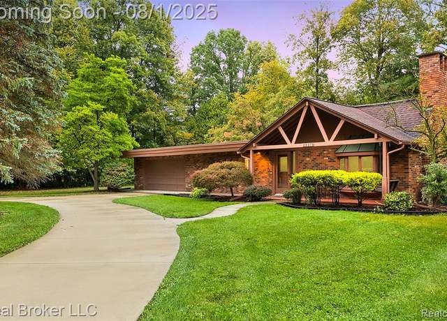 Property at 28378 PARKHILL St, Farmington Hills, MI 48334 3545, 3 beds, 2 baths