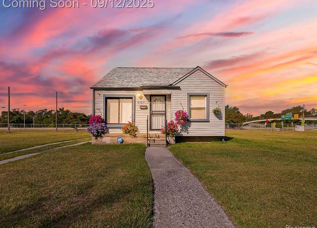 Property at 19365 Fenmore St, Detroit, MI 48235 2252, 3 beds, 1 bath