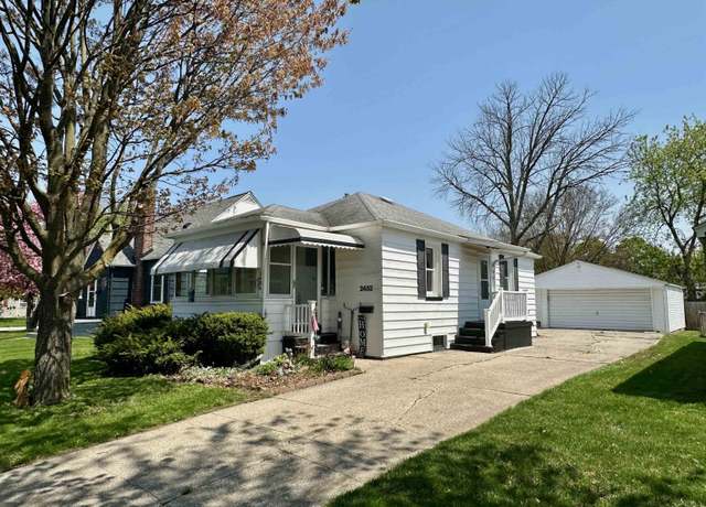 Property at 2452 N Clinton St, Saginaw, MI 48602, 3 beds, 2 baths