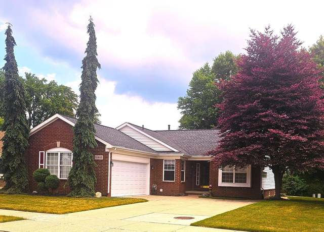 Property at 51810 Walnut Dr, Macomb, MI 48042, 3 beds, 2 baths