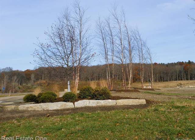 Property at 5 Park Ridge Rd, White Lake, MI 48386