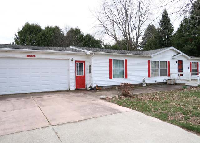 Property at 2276 Mark St, Croswell, MI 48422, 3 beds, 2 baths
