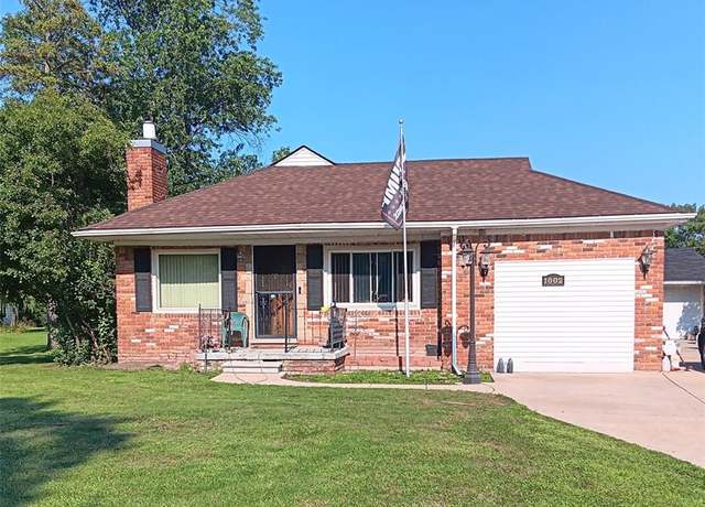 Property at 1002 Minnesota Ave, Troy, MI 48083, 2 beds, 1 bath