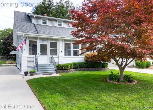 Property at 21903 Elmway St, Clinton Township, MI 48035 1712, 3 beds, 1.5 baths