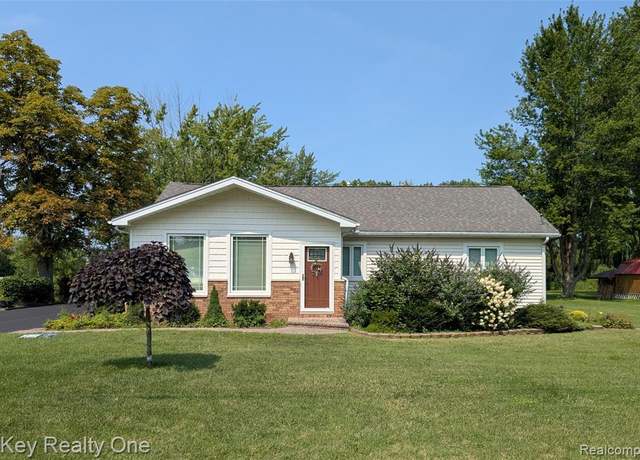 Property at 9512 Pearl Beach Blvd, Algonac, MI 48001 4277, 3 beds, 1.5 baths