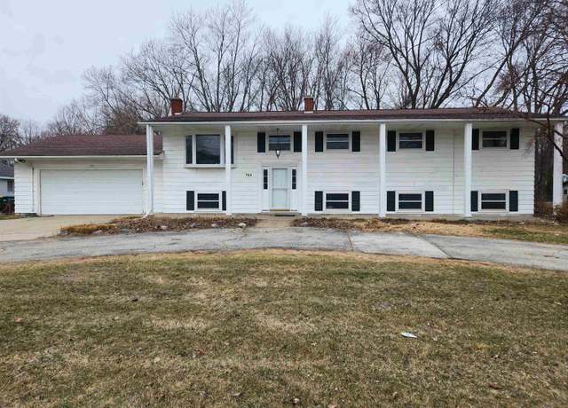 Property at 384 River Rd, Bay City, MI 48706, 5 beds, 3.5 baths