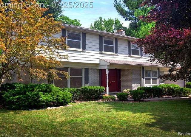 Property at 17262 Bell Creek Ln, Livonia, MI 48152 3289, 4 beds, 2.5 baths