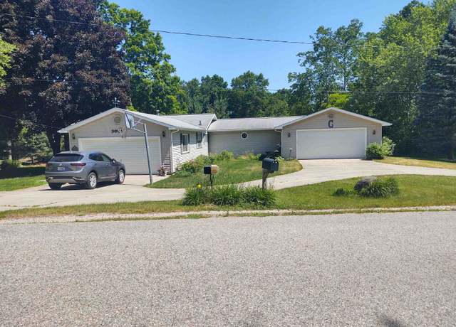 Property at 3601 Huckleberry Trl, Farwell, MI 48622, 2 beds, 1.5 baths