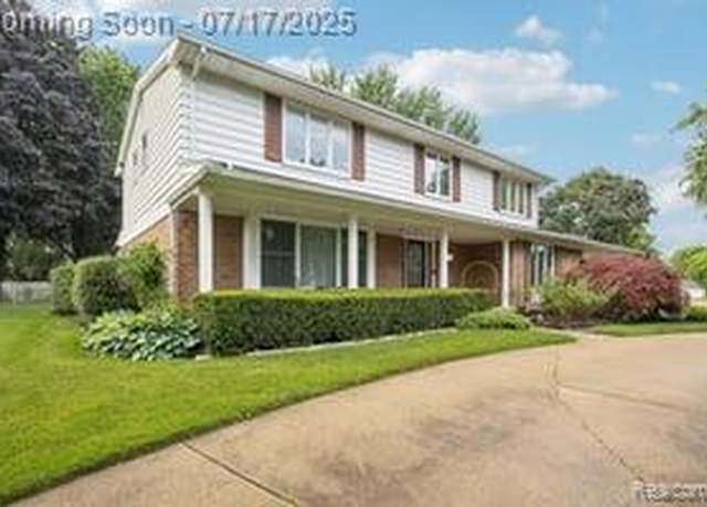 Property at 402 Thomas Ln, Grand Blanc, MI 48439 1526, 4 beds, 3.5 baths