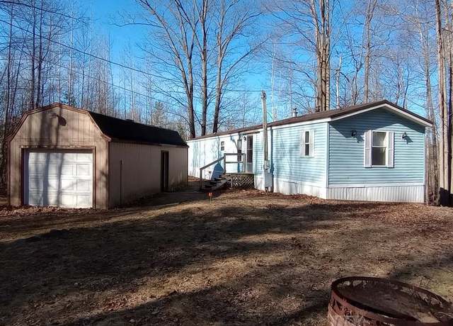 Property at 1937 Lakeshore Dr, Gladwin, MI 48624, 3 beds, 2 baths