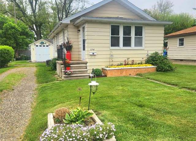 Property at 1094 Lakeview St, Waterford, MI 48328 3819, 2 beds, 1 bath