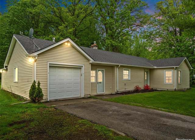 Property at 5220 County Line Rd, Lenox, MI 48048 2313, 3 beds, 1 bath