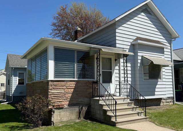 Property at 503 Garfield Ave, Bay City, MI 48708, 3 beds, 2 baths