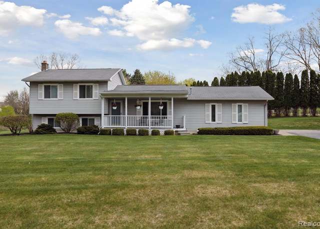 Property at 11320 FOREST HILLS Dr, Fenton, MI 48430 8722, 3 beds, 1 bath