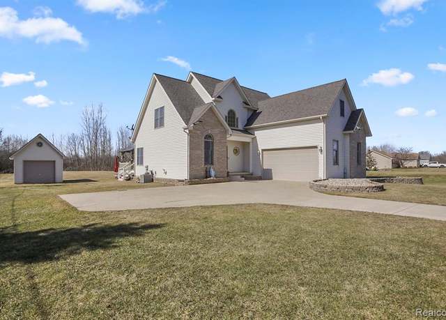 Property at 10102 N FENTON Rd, Fenton, MI 48430 9603, 4 beds, 2.5 baths