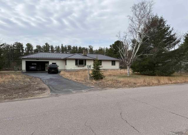 Property at 734 Lakewood Ln, Marquette, MI 49855, 3 beds, 2 baths