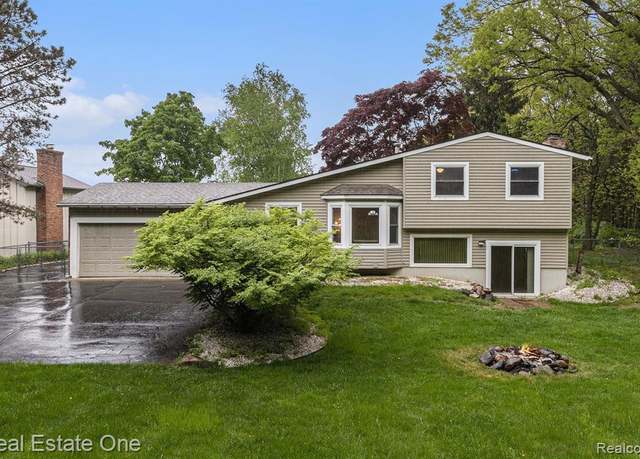 Property at 8830 SKYLANE Dr, Brighton, MI 48114 4921, 3 beds, 2 baths