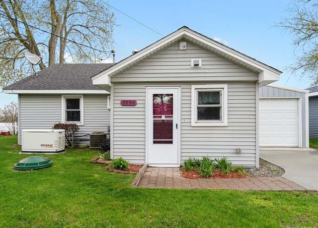 Property at 2094 KINGSTON St, White Lake, MI 48386 1613, 2 beds, 1.5 baths