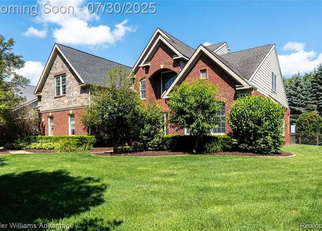 Property at 24942 Acorn Trl, Novi, MI 48374 2166, 5 beds, 4.5 baths