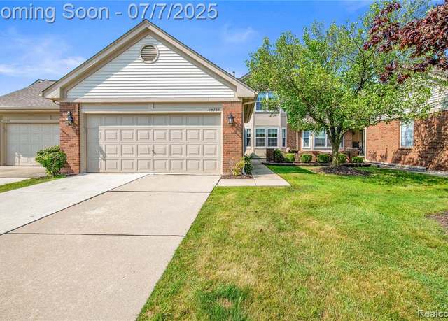 Property at 15727 Golfview Dr, Riverview, MI 48193 8093, 3 beds, 3 baths