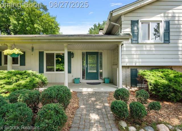 Property at 7189 Lindenmere Dr, Bloomfield Hills, MI 48301 3527, 3 beds, 3 baths