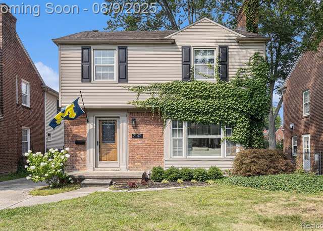 Property at 2142 Lennon St, Grosse Pointe Woods, MI 48236 1658, 3 beds, 1.5 baths