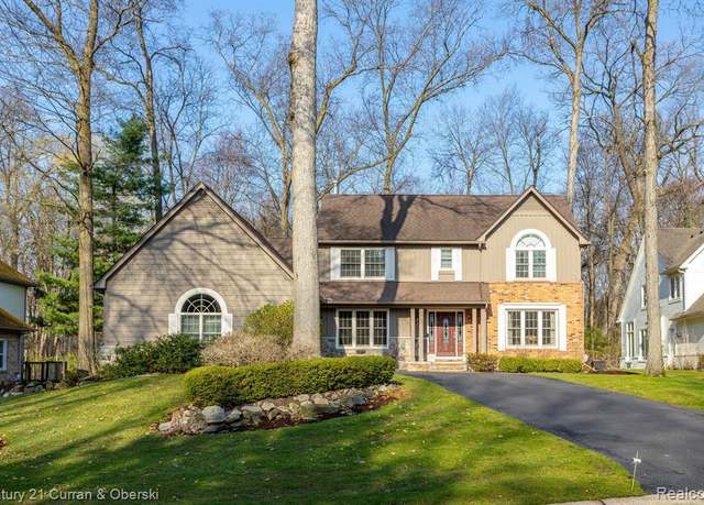 Property at 6262 Mission Dr, West Bloomfield, MI 48324 1393, 4 beds, 2.5 baths