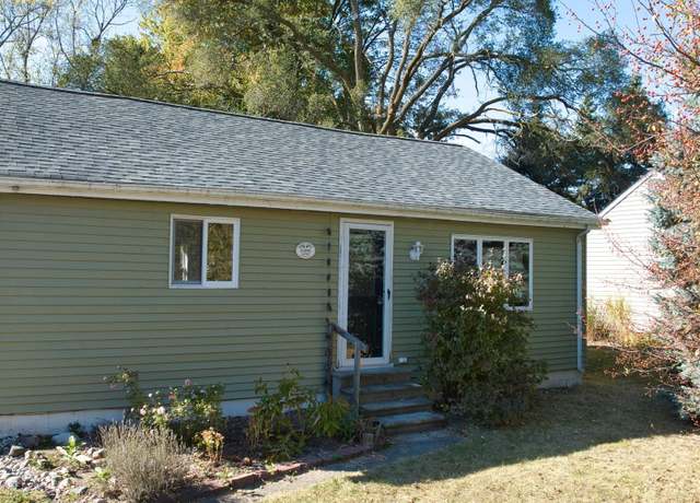 Property at 5086 Reinhardt Ln, Bay City, MI 48706, 3 beds, 2 baths